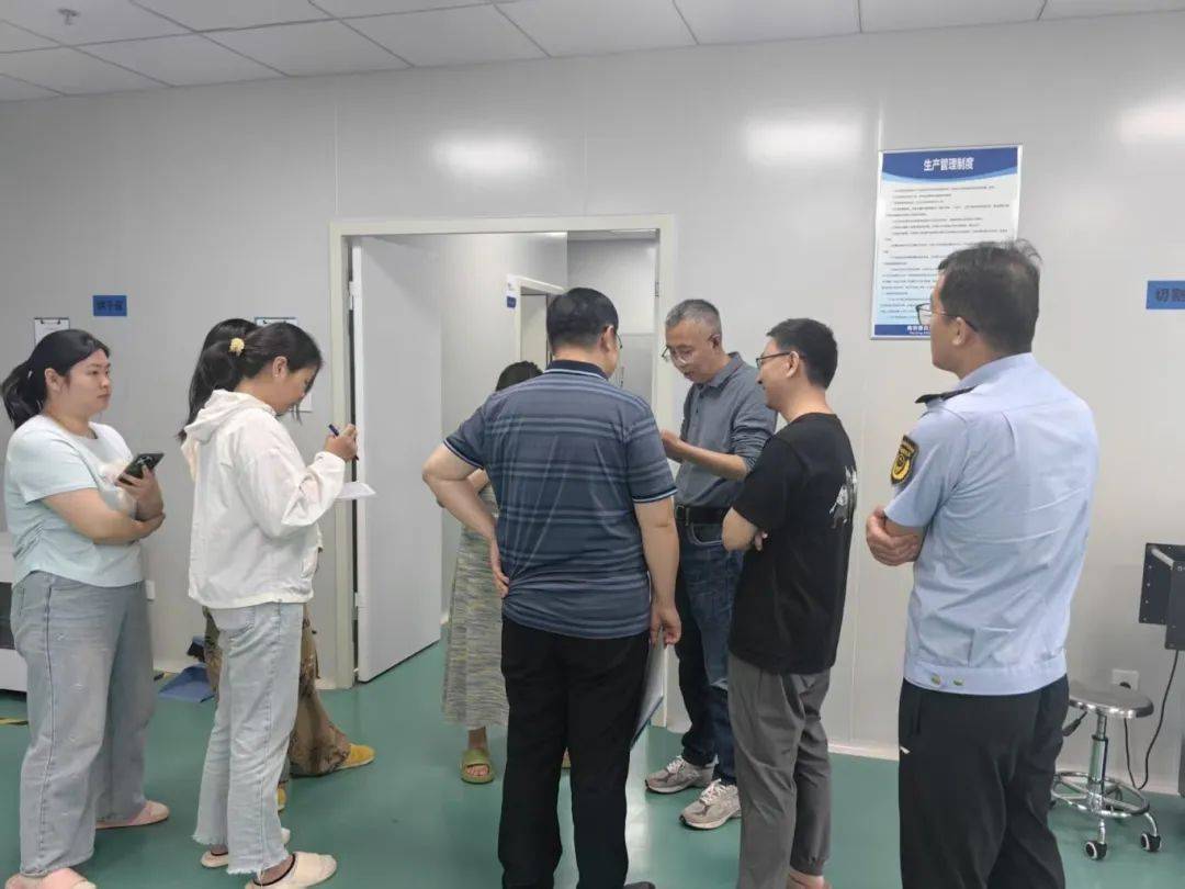 浦口區(qū)市場(chǎng)監(jiān)管局組織開展第一類醫(yī)療器械生產(chǎn)企業(yè)監(jiān)督檢查:醫(yī)療器械生產(chǎn)
